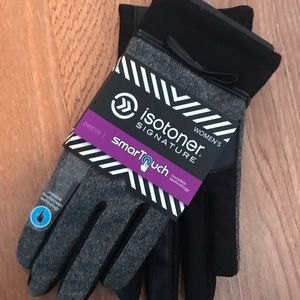 Isotoner Signature Woman’s Smartouch Gloves